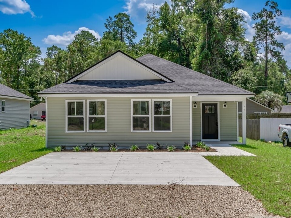 64 Shawnee Trail in Crawfordville, FL - Building Photo