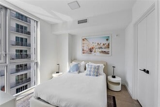 227 NE 2nd St in Miami, FL - Building Photo - Building Photo