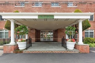 one Portico Ct in Great Neck Plaza, NY - Building Photo