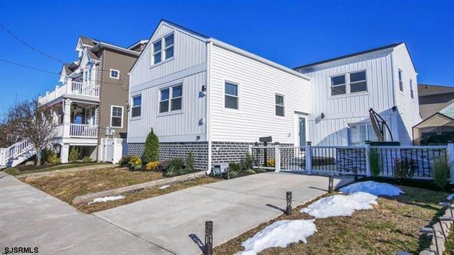 property at 219 N Clermont Ave