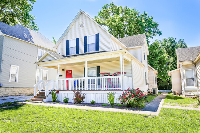 property at 608 W Mount Vernon St