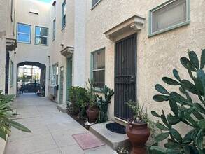17381 E 4th St in Long Beach, CA - Building Photo - Building Photo