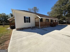 6 W Oak St in Luthersville, GA - Building Photo - Building Photo