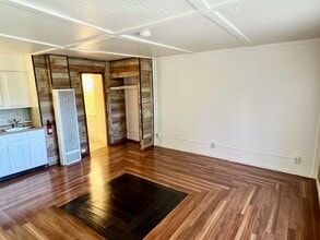 2301 Roosevelt Dr in Anchorage, AK - Building Photo - Building Photo