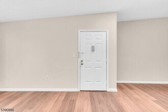 96 Fisher Dr in Franklin Township, NJ - Building Photo - Building Photo