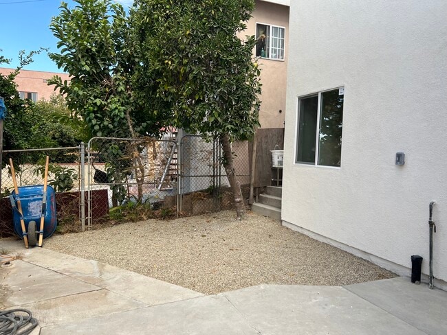 3172 Fairmount St, Unit 919 Fresno in Los Angeles, CA - Building Photo - Building Photo