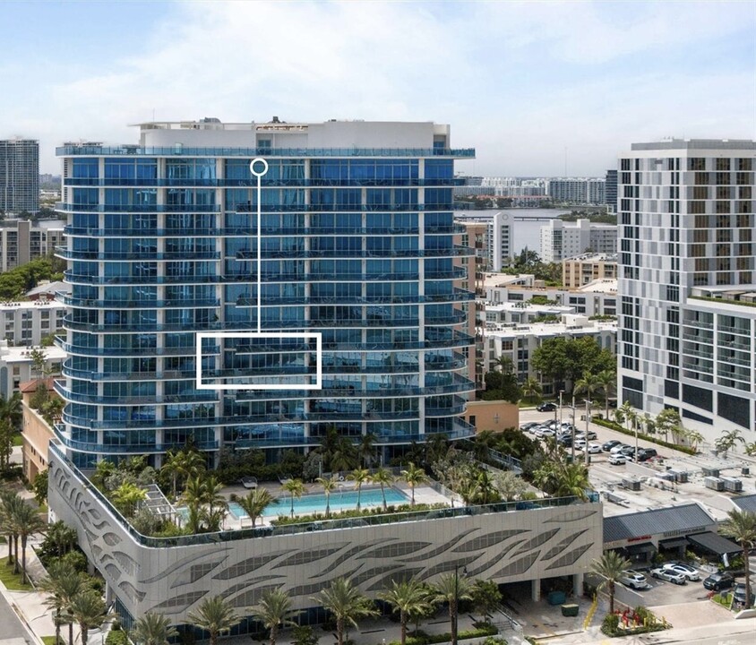 17550 Collins Ave, Unit 903 in Sunny Isles Beach, FL - Foto de edificio