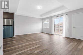 1018 Parnian Private in Ottawa, ON - Building Photo - Building Photo