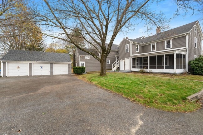 3745 Mendon Rd, Unit Unit #1L in Cumberland, RI - Building Photo - Building Photo