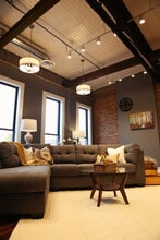 110 S Main St, Unit 2B in Bellefontaine, OH - Building Photo - Building Photo
