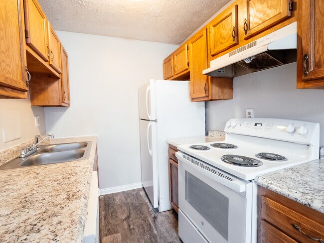 3858 Washington Ave, Unit 13 in Cincinnati, OH - Building Photo - Building Photo