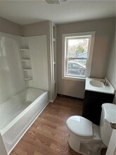 1 Lake Ct in Hopkinton, RI - Building Photo - Building Photo