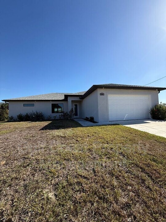 2609 NE 5th Pl in Cape Coral, FL - Building Photo