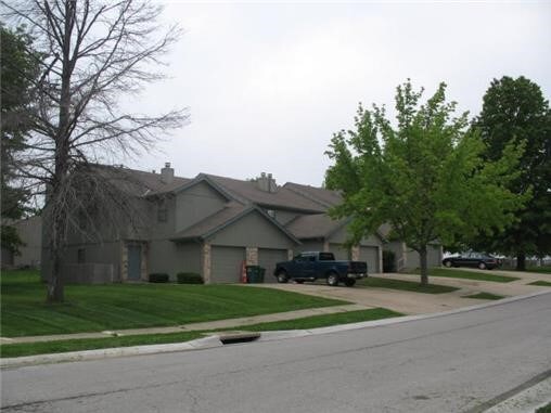 Elgin Park Townhome in Lee's Summit, MO - Building Photo - Building Photo