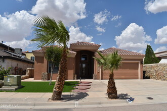 13737 Paseo Sereno Dr in El Paso, TX - Foto de edificio - Building Photo