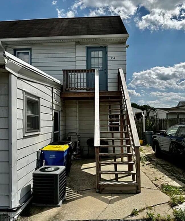 property at 335 S Wood St