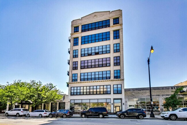property at 2024 S Wabash Ave
