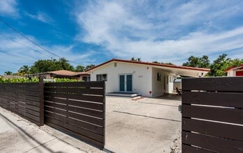 350 NW 50th St in Miami, FL - Building Photo - Building Photo