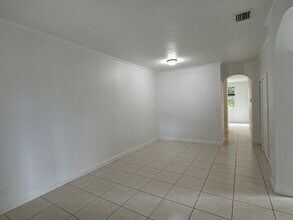 17630 NW 73rd Ave, Unit 205 in Hialeah, FL - Building Photo - Building Photo