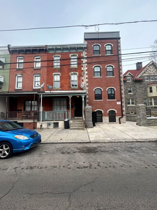 4103 Ogden St in Philadelphia, PA - Building Photo