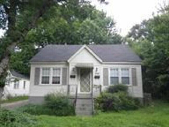 property at 392-394 S Fenwick Rd