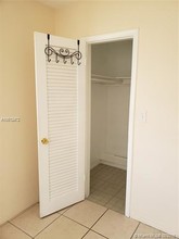 1610 Liberty St-Unit -12 in Hollywood, FL - Building Photo - Building Photo