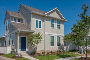 100 Lennox Dr in Kyle, TX - Building Photo