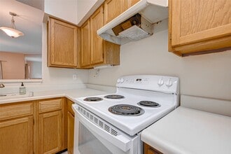 7597 Cambridge St in Houston, TX - Building Photo - Building Photo