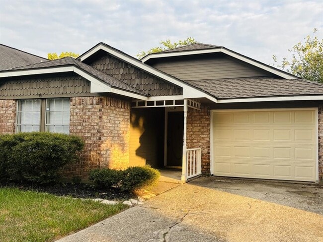 9219 Goodmeadow Dr in Houston, TX - Foto de edificio - Building Photo