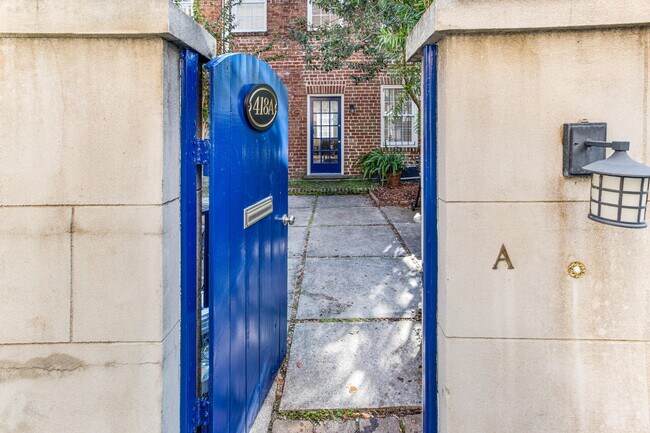 418 E Taylor St in Savannah, GA - Building Photo - Building Photo