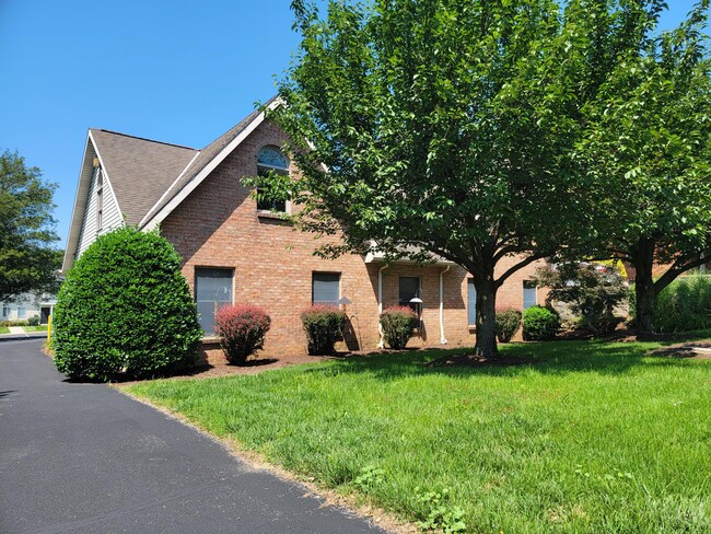 1029 Quentin Rd, Unit 2nd Fl