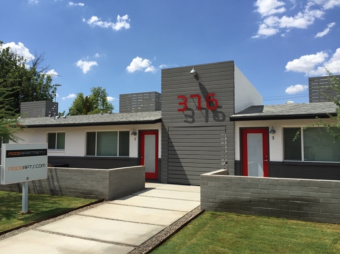 Alvarado Place Apartments in Phoenix, AZ - Building Photo