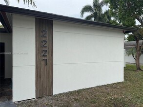 2227 Roosevelt St in Hollywood, FL - Building Photo - Building Photo