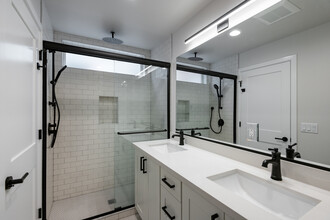 Beacon Hill Townhomes in Seattle, WA - Building Photo - Interior Photo