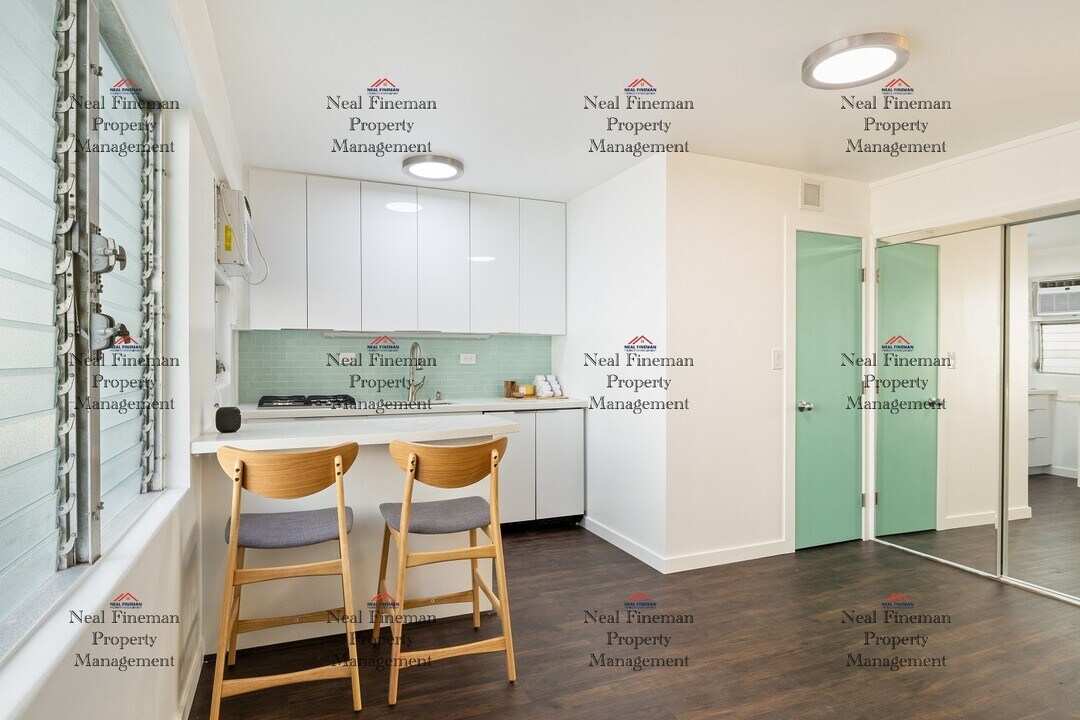 235 Lili?uokalani Ave in Honolulu, HI - Building Photo