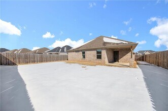 971 Lakeview Dr in Centerton, AR - Building Photo - Building Photo