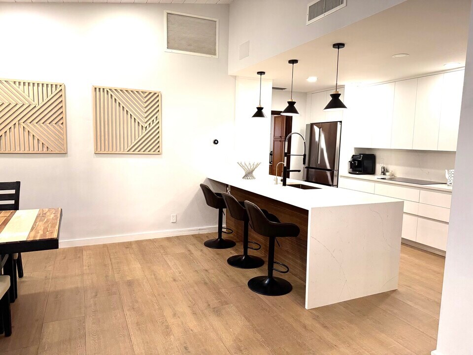 1260 NW 8th St in Boca Raton, FL - Building Photo