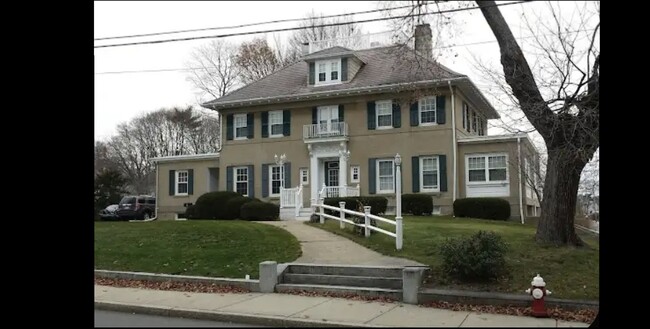 33 High St, Unit 33 high st in North Attleboro, MA - Building Photo - Building Photo