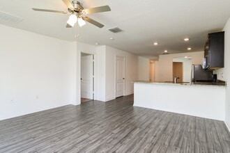 509 Kensington View Dr in Winter Haven, FL - Foto de edificio - Building Photo