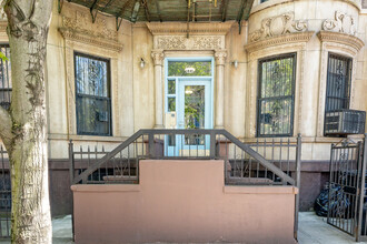 1441 Bedford Ave in Brooklyn, NY - Foto de edificio - Building Photo