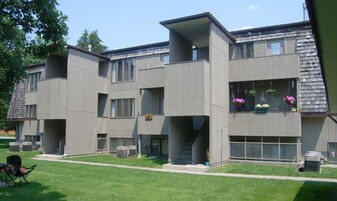 3005 Grove Ave Apartamentos