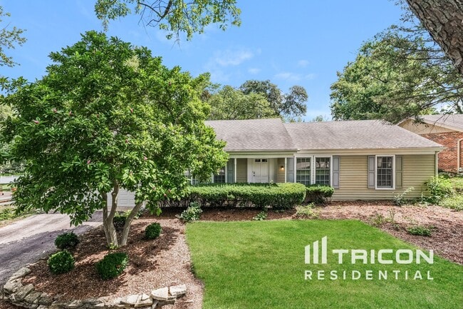 property at 611 Cottonwood Rd