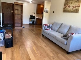 8320 Fremont Ave S, Unit 105