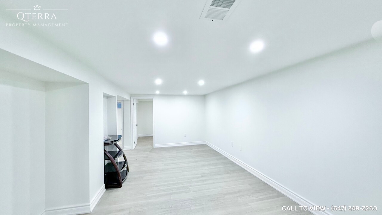 94 Primula Cres in Toronto, ON - Building Photo