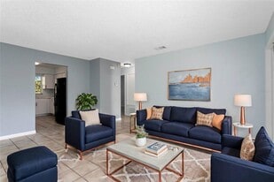 3215 Pershing St in Kissimmee, FL - Building Photo