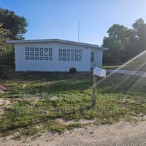 2721 Elmwood St in Ft. Myers, FL - Building Photo