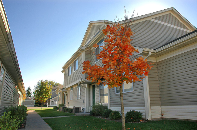 Park Meadows Apartments in New Richmond, WI - Building Photo - Building Photo