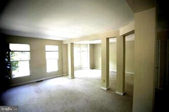 9386 Van Arsdale Dr in Vienna, VA - Building Photo - Building Photo