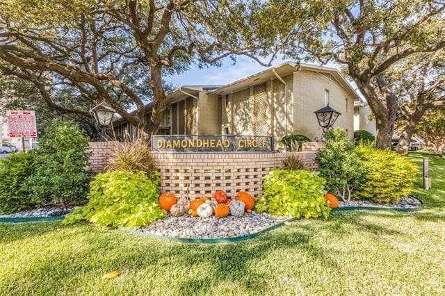 property at 6357 Diamond Head Cir