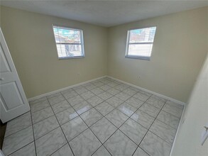 2113 Forked Creek Dr in Englewood, FL - Building Photo - Building Photo